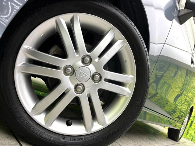 �y����15�C���`�A���~�z�C�[���z�O�ςɃ}�b�`���������A���~�z�C�[���𑕒����Ă���܂��B�e��ЊO�A���~�z�C�[����A�X�^�b�h���X�^�C�����戵�����Ă���܂��B���񂲑��k����������