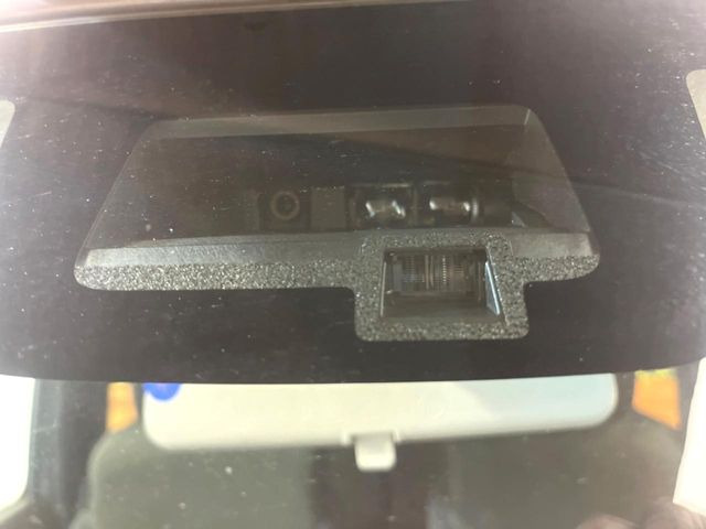 �y�X�Y�L �Z�[�t�e�B�T�|�[�g�z���s���ɑO���̎ԗ�����F�����A�Փ˂������Ȏ��͌x��ƃu���[�L�ŏՓˉ���Ɣ�Q�y�����A�V�X�g�B�����S�Ƀh���C�u�����y���݂��������܂��B