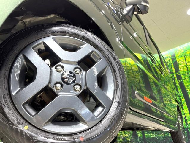 �y14�C���`�A���~�z�C�[���z�O�ςɃ}�b�`�����A���~�z�C�[���𑕒����Ă���܂��B�e��A���~�z�C�[����A�X�^�b�h���X�^�C�����戵�����Ă���܂��B���񂲑��k����������