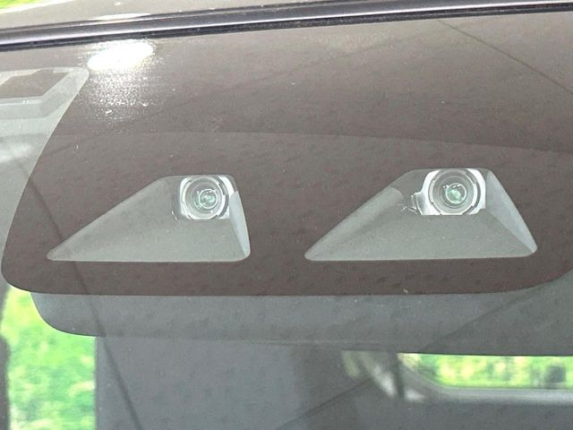 �y�X�}�[�g�A�V�X�g�z���s���ɑO���̎ԗ�����F�����A�Փ˂������Ȏ��͌x��ƃu���[�L�ŏՓˉ���Ɣ�Q�y�����A�V�X�g�B�����S�Ƀh���C�u�����y���݂��������܂��B