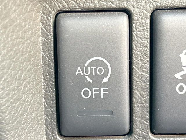 �y�A�C�h�����O�X�g�b�v�z�ԐM����a�؂Œ�Ԃ����ۂɃG���W�����~���A���ʂȔR���̏����}���܂��B�R��������ی�ɂȂ���@�\��G���W���̓u���[�L�𗣂��΍Ďn�����܂��B