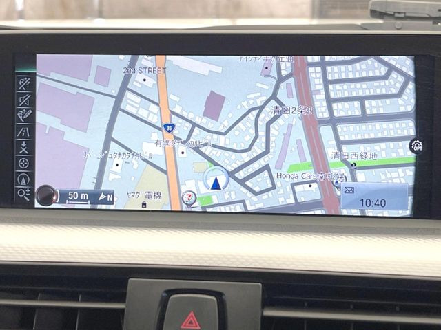 �������i�r:��̊��̂���i�r�́A����������ԓ������o���Ă���܂��BBluetooth�Đ��ȂǃI�[�f�B�I�@�\���[�����Ă���܂��̂ŁA�^�]�����y���߂܂���