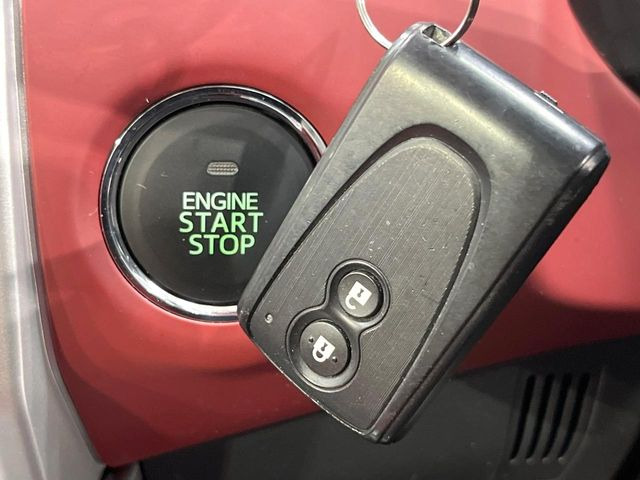 �y�X�}�[�g�L�[�z�J�o����|�P�b�g�ɓ��ꂽ�܂܂ł��h�A�̎{���E�������\�ȃX�}�[�g�L�[�𑕔��B�G���W���̃I���E�I�t�����J�M�����o���K�v����������Ƃ��Ă��֗��ł���