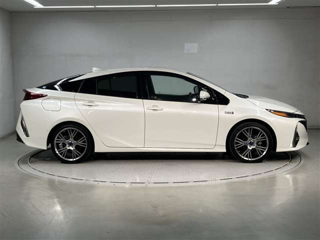 プリウスPHV1.8 A