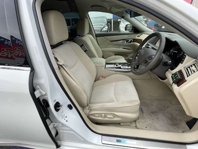 フーガハイブリッド