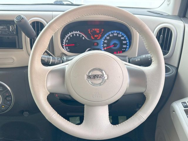 �y�����v�����X�e�A�����O�z�㎿�Ȋv���g�p���邱�ƂŁA��ɂ����������݂ƂĂ��^�]���₷���n���h���ł���