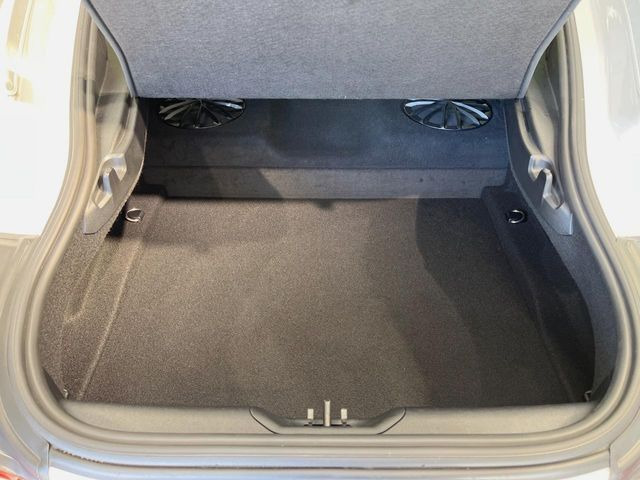 ���i�̂���������ʋ΁A���}���ɏ\���ȉ׎��X�y�[�X���m�ۂ��Ă���܂���