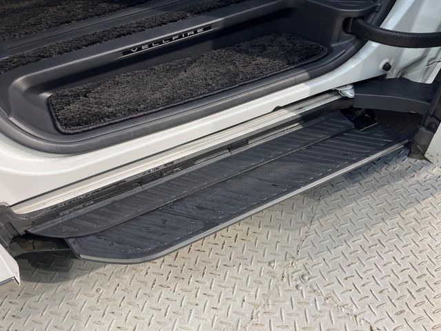 ���[�J�[�I�v�V�����́y���j�o�[�T���X�e�b�v�z�𑕔��B�X���C�h�h�A�ƘA�������X�e�b�v�ɂ��A�����Ȃ��q�l�̏��~�肪���Ղ��Ȃ�܂���