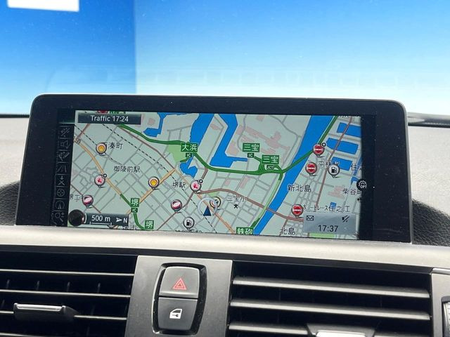 �������i�r:��̊��̂���i�r�́A����������ԓ������o���Ă���܂��B�I�[�f�B�I�@�\���[�����Ă���܂��̂ŁA�^�]�����y���߂܂���