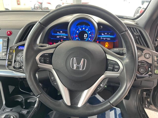 �y�����v�����X�e�A�����O�z�㎿�Ȋv���g�p���邱�ƂŁA��ɂ����������݂ƂĂ��^�]���₷���n���h���ł���