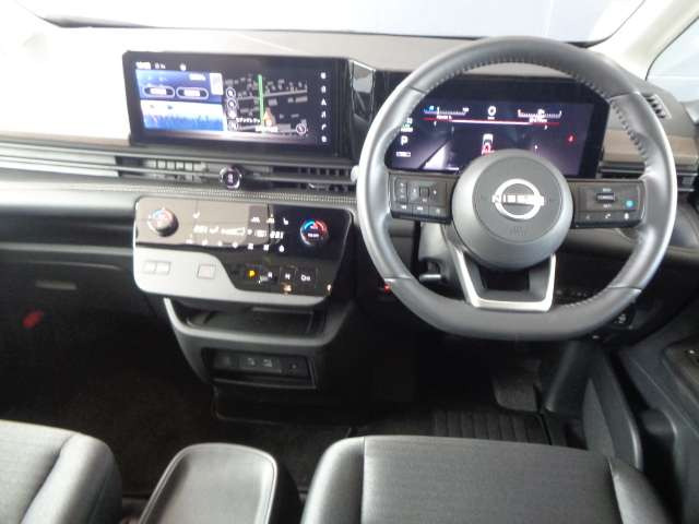 セレナ1.4 e-4ORCE ハイウェイスターV 4WD