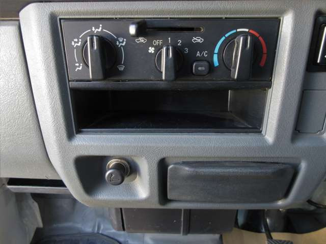 クリッパートラックDX 4WD