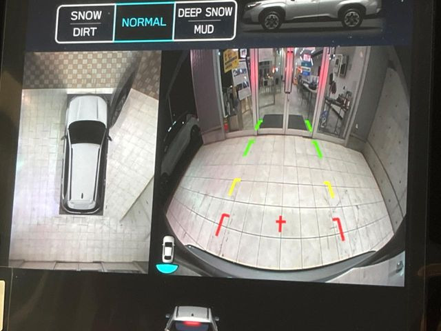 �y�}���`�e���C�����j�^�[�z�Ԃ̃t�����g��T�C�h�̃J�����摜�𓯎��Ƀ��j�^�[�\�����邱�ƂŁA���H�⋷�����𑖍s���ł����͂̏󋵊m�F���ł����S!�{�iSUV�ɂ��ꂵ�������ł���