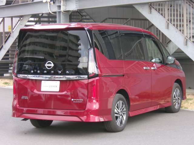 セレナ1.4 e-4ORCE ハイウェイスターV 4WD