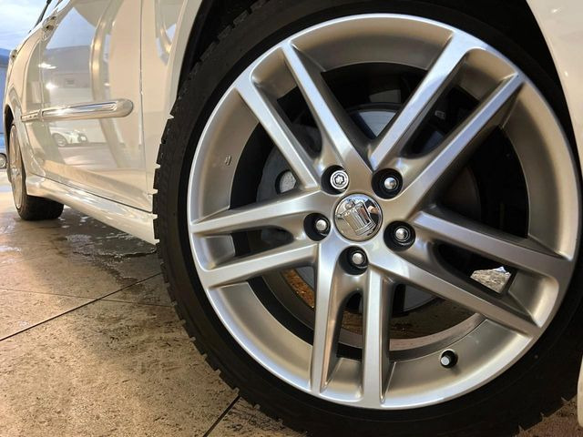 �y����18�C���`�A���~�z�C�[���z�O�ςɃ}�b�`���������A���~�z�C�[���𑕒����Ă���܂��B�e��ЊO�A���~�z�C�[����A�X�^�b�h���X�^�C�����戵�����Ă���܂��B���񂲑��k����������