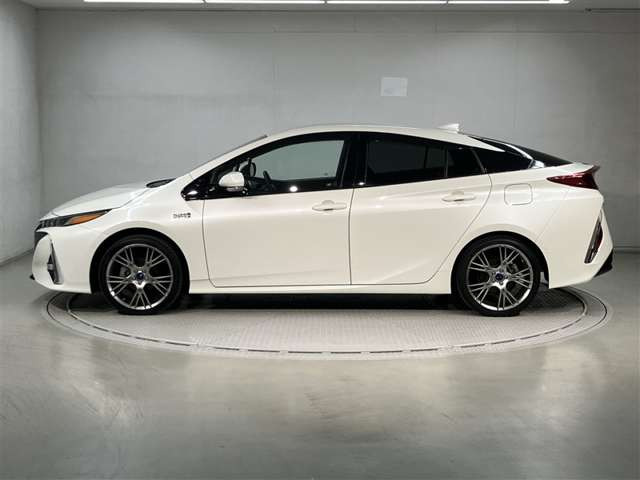 プリウスPHV1.8 A