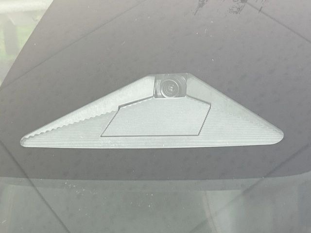 �y�z���_�Z���V���O�z���s���ɑO���̎ԗ�����F�����A�Փ˂������Ȏ��͌x��ƃu���[�L�ŏՓˉ���Ɣ�Q�y�����A�V�X�g�B�����S�Ƀh���C�u�����y���݂��������܂��B