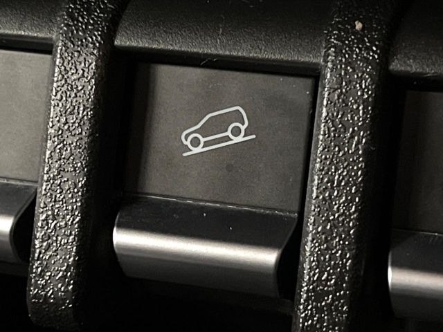 �y�_�E���q���A�V�X�g�z�}�ȍ⓹������Ƃ��Ɏ����Ńu���[�L�𐧌�A���̒ᑬ�x��ۂ��܂��B�ᓹ�∫�H�ȂǊ���₷���H�ʂ̉����ł��^�C�������b�N���Ȃ�������S!�n���h������ɏW���ł��܂�!