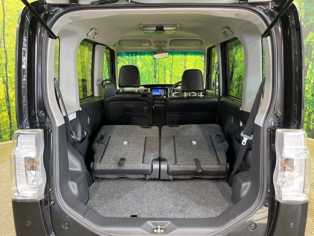 ���i�̂���������ʋ΁A���}���ɏ\���ȉ׎��X�y�[�X���m�ۂ��Ă���܂��B�Z�J���h�V�[�g��|���ƁA�傫�ȉו��̐ύڂ��\�ł���