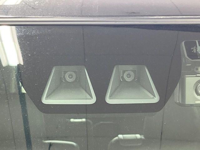 �y�X�}�[�g�A�V�X�g�z���s���ɑO���̎ԗ�����F�����A�Փ˂������Ȏ��͌x��ƃu���[�L�ŏՓˉ���Ɣ�Q�y�����A�V�X�g�B�����S�Ƀh���C�u�����y���݂��������܂��B