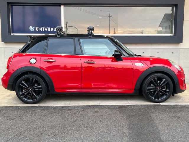 �������t�т̕ۏ؂̑��A���S�̍Œ�3�N�E���s�������ۏ�(�L��)�����p�ӁB�A���Ԃ����S���Ă��y���݂���������l�A�ۏؓ��e���[���͂������A�����_��&�I�C�������⃍�[�h�T�[�r�X���t�т��Ă���܂��B