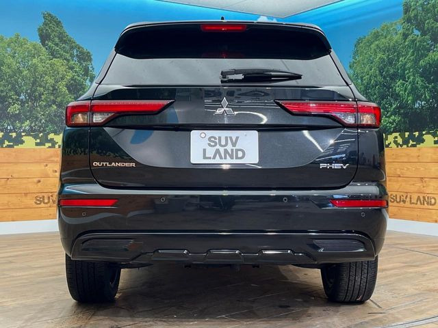 安心の最長10年・走行無制限保証(有償)をご用意。保証内容も充実はもちろん、無料点検&オイル交換や、年中無休の全国・24時間ロードサービスも付帯されておりますのでご安心下さい。