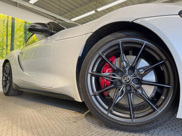 �y����19�C���`�A���~�z�C�[���z�O�ςɃ}�b�`���������A���~�z�C�[���𑕒����Ă���܂��B�e��ЊO�A���~�z�C�[����A�X�^�b�h���X�^�C�����戵�����Ă���܂��B���񂲑��k����������