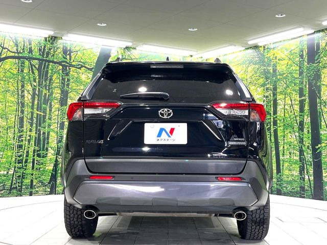 安心の最長10年・走行無制限保証(有償)をご用意。保証内容も充実はもちろん、無料点検&オイル交換や、年中無休の全国・24時間ロードサービスも付帯されておりますのでご安心下さい。