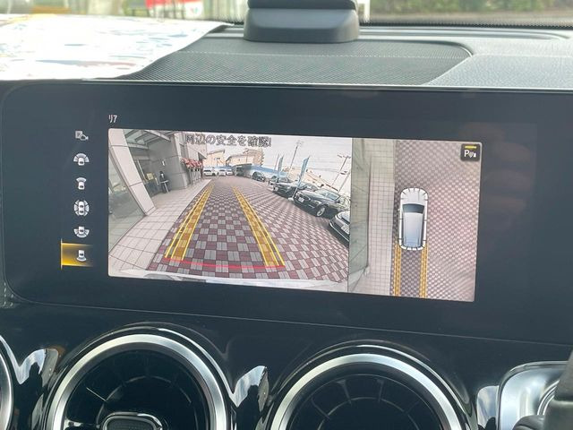 ��360�x�J�����V�X�e��:��p�̃J�����ɂ��A�ォ�猩���낵���悤�Ȏ��_��360�x�N���}�̎��͂��m�F���邱�Ƃ��ł��܂������p�������m�F���₷���A�����ꏊ�ł̐؂�Ԃ��⒓�Ԃ��X���[�Y�ɍs���܂��B