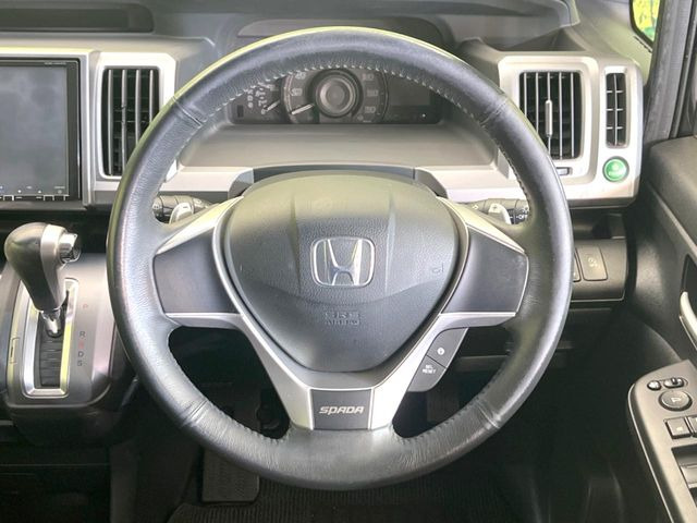 �y�����v�����X�e�A�����O�z�㎿�Ȋv���g�p���邱�ƂŁA��ɂ����������݂ƂĂ��^�]���₷���n���h���ł���