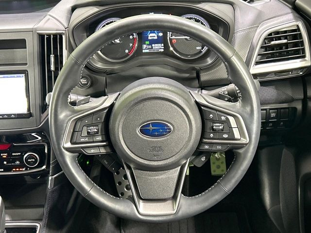 �y�����v�����X�e�A�����O�z�㎿�Ȋv���g�p���邱�ƂŁA��ɂ����������݂ƂĂ��^�]���₷���n���h���ł���