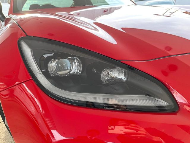 �yLED�w�b�h���C�g�z���V����ԑ��s�����ǍD�Ȏ��E���m�ۂ����S���ĉ^�]�ł��鍂�P�xLED�w�b�h���C�g�𑕔�!�_�����x�������A����d�͂��}�����Ă��܂��B