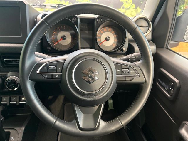 �y�����v�����X�e�A�����O�z�㎿�Ȋv���g�p���邱�ƂŁA��ɂ����������݂ƂĂ��^�]���₷���n���h���ł���