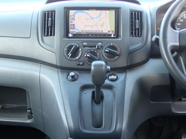 .��ʌ�����3�X�ܓW�J �{�X �~�j�o���`MT�� �Z�_���� �݌�50�� ��z�X 4WD�ESUV���X �݌�50�� �O���[�v�݌�150��ȏ�