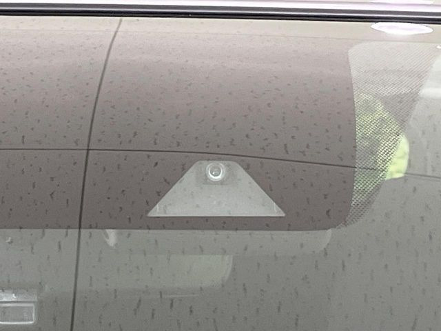 �y�G�}�[�W�F���V�[�u���[�L�z���s���ɑO���̎ԗ�����F�����A�Փ˂������Ȏ��͌x��ƃu���[�L�ŏՓˉ���Ɣ�Q�y�����A�V�X�g�B�����S�Ƀh���C�u�����y���݂��������܂��B