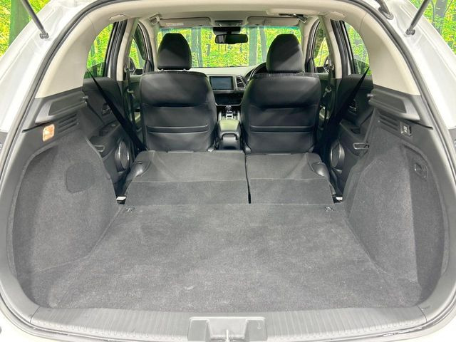 後席を格納すると、これだけの広さが!シーンに合わせたシートアレンジで、大きな荷物も積むことが出来ます♪
