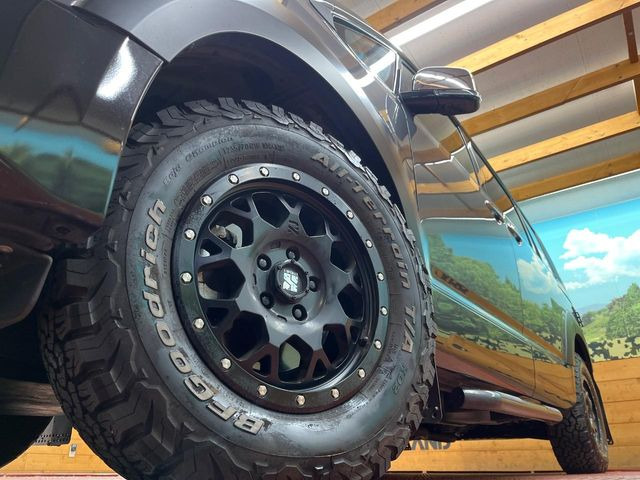 �y16�C���`�A���~�z�C�[���z�O�ςɃ}�b�`�����A���~�z�C�[���𑕒����Ă���܂��B�e��A���~�z�C�[����A�X�^�b�h���X�^�C�����戵�����Ă���܂��B���񂲑��k����������