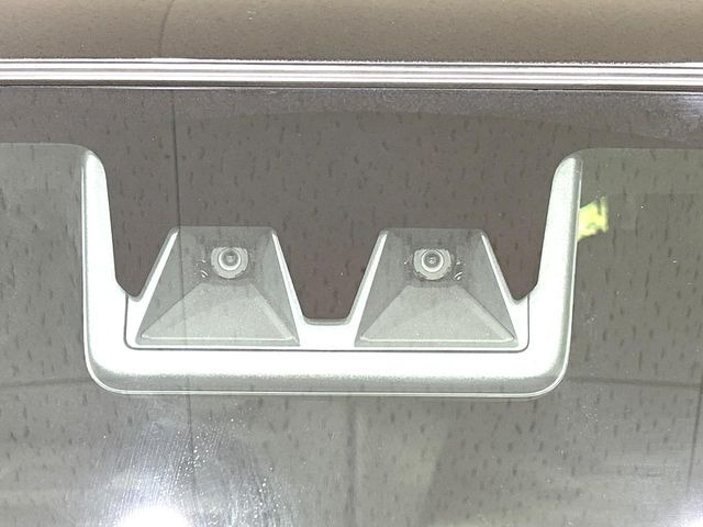 �y�X�}�[�g�A�V�X�g�z���s���ɑO���̎ԗ�����F�����A�Փ˂������Ȏ��͌x��ƃu���[�L�ŏՓˉ���Ɣ�Q�y�����A�V�X�g�B�����S�Ƀh���C�u�����y���݂��������܂��B