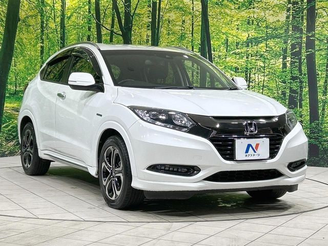 高透明度のガラス皮膜で撥水はもちろん、上質なツヤ・光沢を実現。紫外線や酸性雨から大切な愛車を保護し、色あせ・劣化を防止。「弾スプラッシュコート」、「弾プリミッサコート」からお選びいただけます。