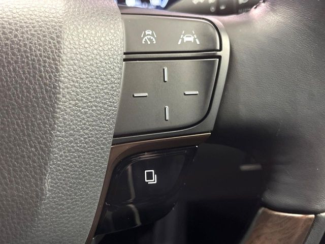 【レーダークルーズコントロール】高速道路での長距離走行が楽に!!自動で速度を保つクルーズコントロールが、衝突軽減システムと連携し、前方の車両を感知して車間を保つように速度調節してくれます!!