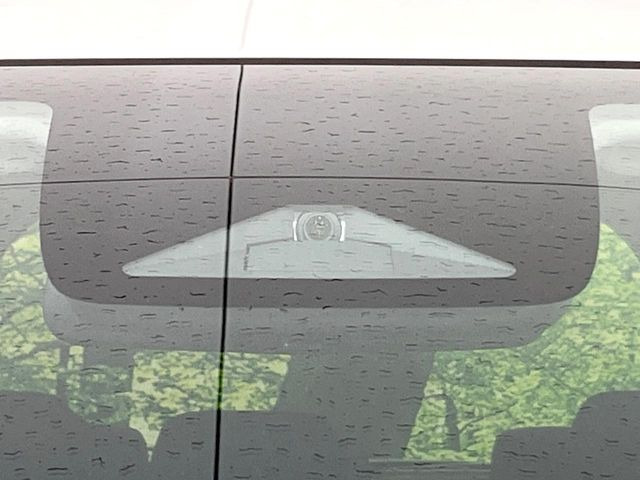 �y�z���_�Z���V���O�z���s���ɑO���̎ԗ�����F�����A�Փ˂������Ȏ��͌x��ƃu���[�L�ŏՓˉ���Ɣ�Q�y�����A�V�X�g�B�����S�Ƀh���C�u�����y���݂��������܂��B