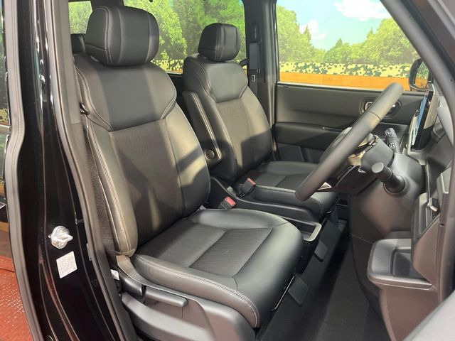 �y�n�[�t���U�[�V�[�g�z�������ƍ���S�n�𗼗������l�C�̃V�[�g���w�ʁE���ʂ̃t�@�u���b�N�f�ނ́A�ʋC���̗ǂ��⊊��ɂ����ɗD��Ă��܂��B�C���╞���ɍ��E���ꂸ���K�ɂ���肢�������܂��B