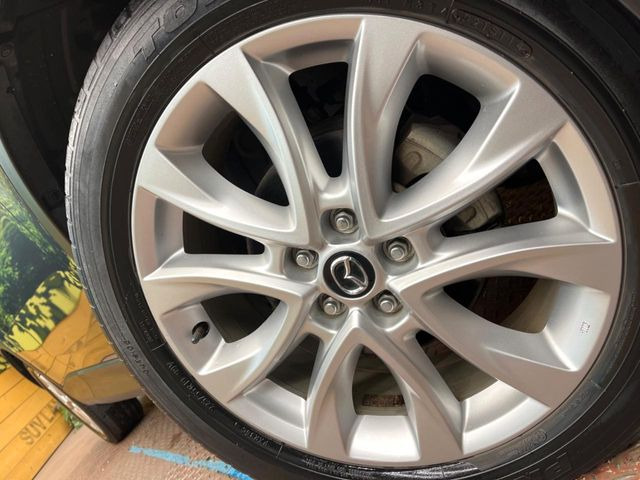 �y����17�C���`�A���~�z�C�[���z�O�ςɃ}�b�`���������A���~�z�C�[���𑕒����Ă���܂��B�e��ЊO�A���~�z�C�[����A�X�^�b�h���X�^�C�����戵�����Ă���܂��B���񂲑��k����������