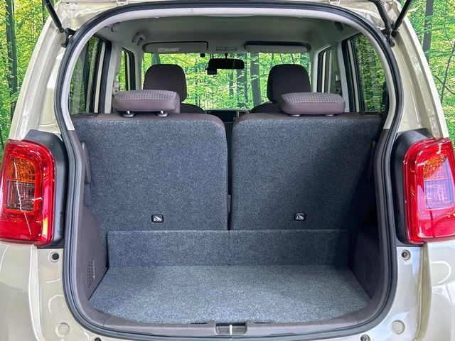 ���i�̂���������ʋ΁A���}���ɏ\���ȉ׎��X�y�[�X���m�ۂ��Ă���܂��B�Z�J���h�V�[�g��|���ƁA�傫�ȉו��̐ύڂ��\�ł���