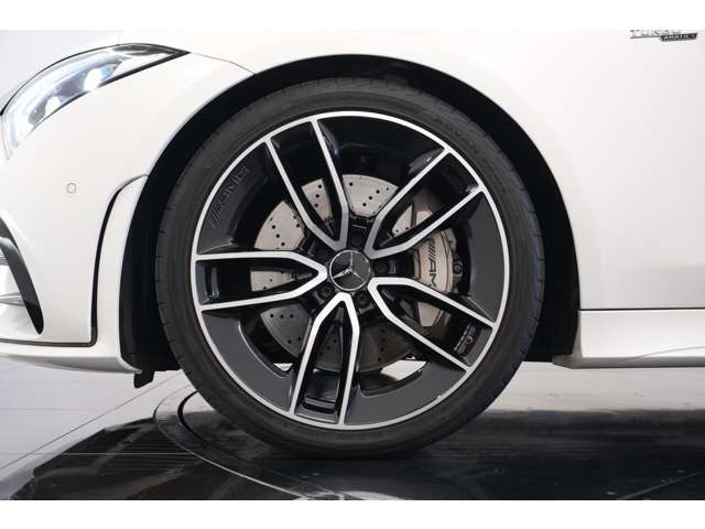 �n�C�O���X�u���b�N20�C���`AMG5�c�C���X�|�[�N�A���~�z�C�[�������ŁA�I�V�����Ȏd�l�ƂȂ��Ă���܂��B