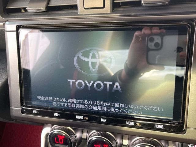 �y�����i�r�z�l�C�̏����i�r�𑕔����Ă���܂��B�i�r�̎g���₷���͂������A�I�[�f�B�I�@�\���[��!�L�����v�◷�s�͂������A�ʋ΂┃�����ȂǕ��i�̃h���C�u���y�����Ȃ�͂���