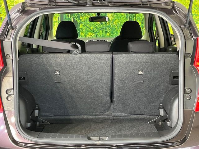 ���i�̂���������ʋ΁A���}���ɏ\���ȉ׎��X�y�[�X���m�ۂ��Ă���܂��B�Z�J���h�V�[�g��|���ƁA�傫�ȉו��̐ύڂ��\�ł���