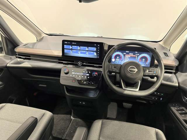 セレナ2.0 ハイウェイスターV 4WD