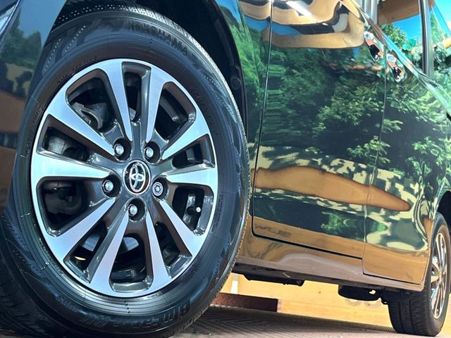 【純正15インチアルミホイール】外観にマッチした純正アルミホイールを装着しております。各種社外アルミホイールや、スタッドレスタイヤも取扱いしております。是非ご相談ください♪