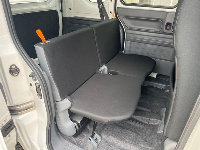 �L�X�Ƃ���2��ڃV�[�g�͋��Z���������A���S�n�����K!�F�B��Ƒ��Ƃ̂��o�����ɂ҂�����ł��B�x�r�[�V�[�g��`���C���h�V�[�g�g�p�������K�ɂ��߂�������������\���ȋ�Ԃ��m�ۂ��Ă��܂��B